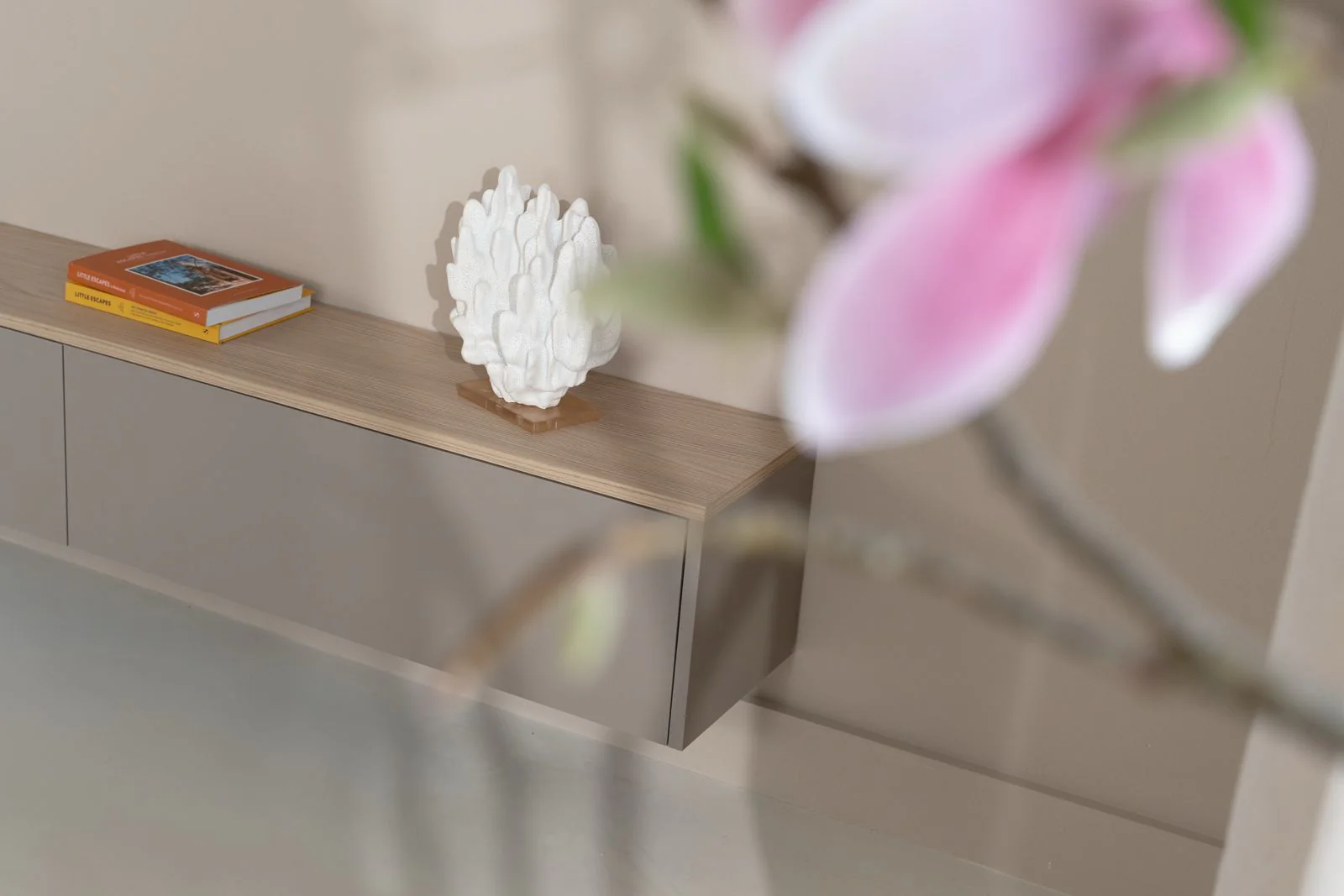 Tv-meubel Gregor - Zwevend - Melamine - 3 kleppen - Image 3